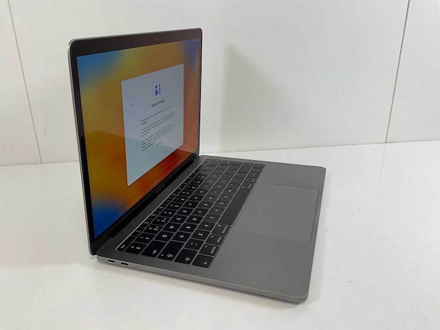 Apple macbook pro 13”, dualcore i5, 16 gb ram, 251 gb nvme laptop - afbeelding 2 van  7