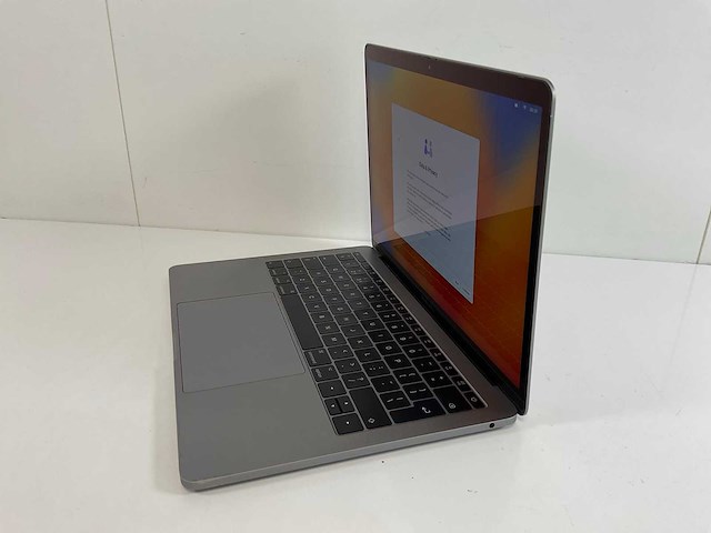 Apple macbook pro 13”, dualcore i5, 16 gb ram, 251 gb nvme laptop - afbeelding 3 van  7