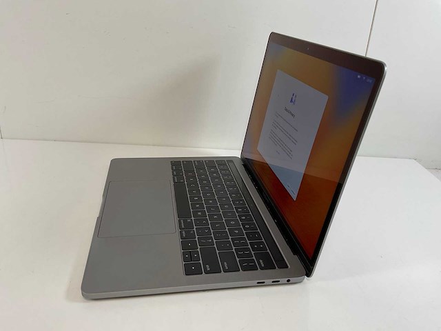 Apple macbook pro 13”, dualcore i5, 16 gb ram, 251 gb nvme laptop - afbeelding 2 van  4