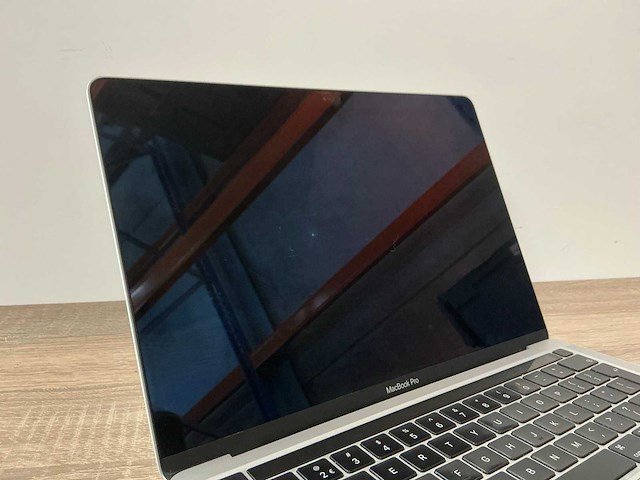 Apple macbook pro 13" (m1, 2020) - afbeelding 3 van  6