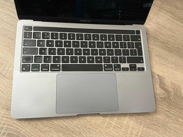 Apple macbook pro 13" (m1, 2020) - afbeelding 2 van  6