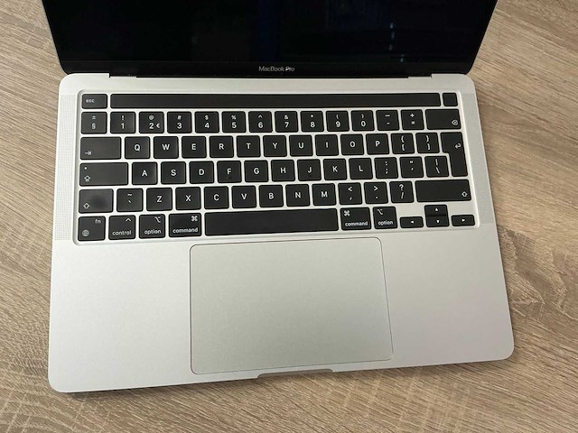 Apple macbook pro 13" (m1, 2020) - afbeelding 2 van  6