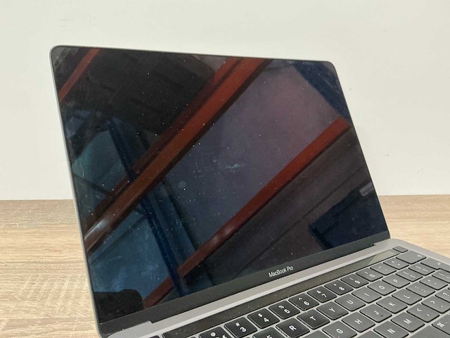 Apple macbook pro 13" (m1, 2020) - afbeelding 3 van  6