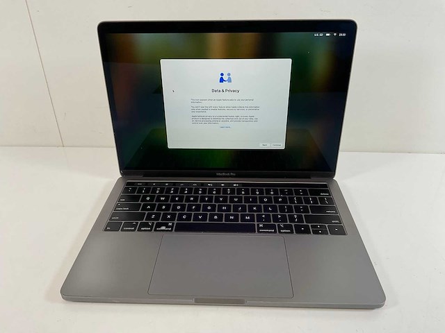 Apple macbook pro 13”, quadcore i5, 16 gb ram, 251 gb nvme laptop - afbeelding 1 van  8