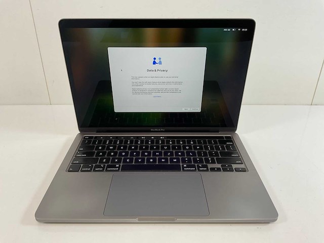 Apple macbook pro 13”, quadcore i5, 16 gb ram, 500 gb nvme laptop - afbeelding 1 van  6