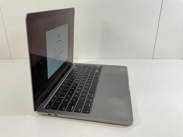Apple macbook pro 13”, quadcore i5, 16 gb ram, 500 gb nvme laptop - afbeelding 2 van  6