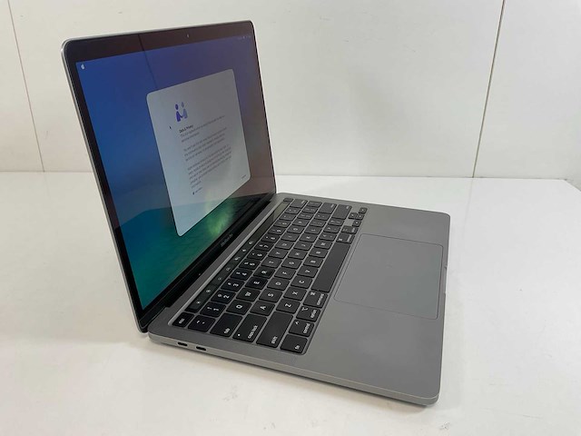 Apple macbook pro 13”, quadcore i5, 16 gb ram, 500 gb nvme laptop - afbeelding 2 van  8