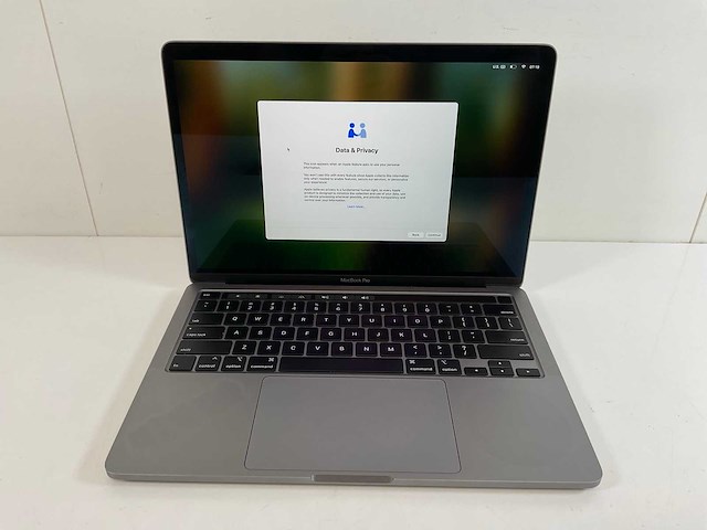 Apple macbook pro 13”, quadcore i5, 16 gb ram, 500 gb nvme laptop - afbeelding 1 van  2