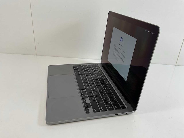 Apple macbook pro 13”, quadcore i5, 16 gb ram, 500 gb nvme laptop - afbeelding 2 van  2