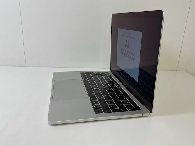 Apple macbook pro 13”, quadcore inte i5, 8 gb ram, 251 gb nvme laptop - afbeelding 3 van  7