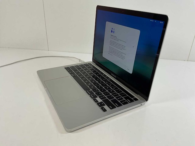 Apple macbook pro 13.3”, apple m1, 16 gb ram, 251 gb nvme laptop - afbeelding 2 van  6