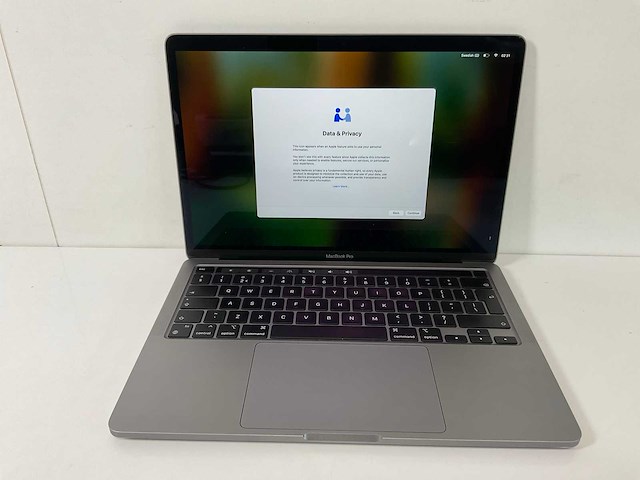 Apple macbook pro 13.3”, apple m1, 8 gb ram, 256 gb ssd laptop - afbeelding 1 van  7