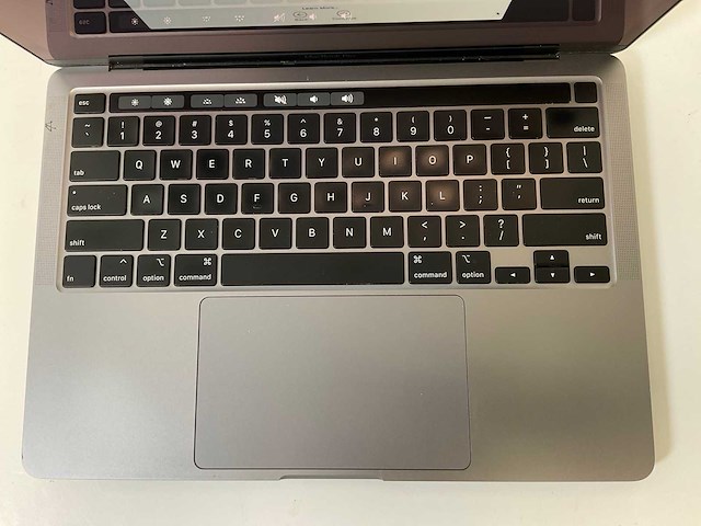 Apple macbook pro 13.3”, core(tm) i5 10th gen, 16 gb ram, 500 gb nvme laptop - afbeelding 4 van  7
