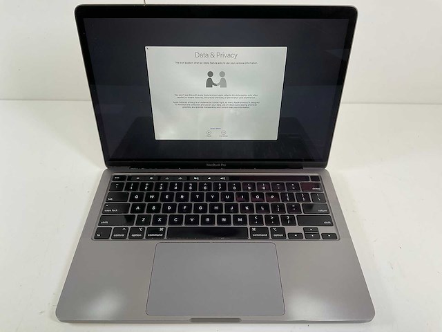 Apple macbook pro 13,3”, core(tm) i5 10th gen, 16 gb ram, 500 gb nvme laptop - afbeelding 1 van  7