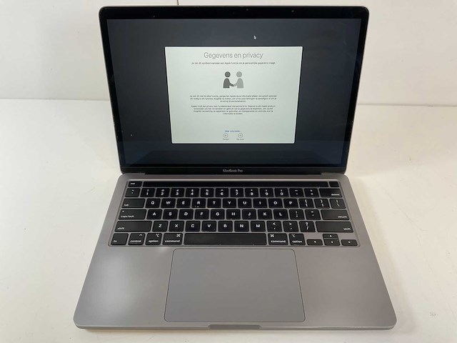 Apple macbook pro 13.3”, core(tm) i5 10th gen, 16 gb ram, 500 gb ssd laptop - afbeelding 1 van  7