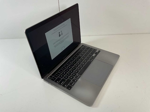 Apple macbook pro 13.3”, core(tm) i5 10th gen, 16 gb ram, 500 gb ssd laptop - afbeelding 2 van  7