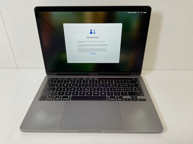 Apple macbook pro 13.3”, core(tm) i5 10th gen, 16 gb ram, 512 gb nvme laptop - afbeelding 1 van  7
