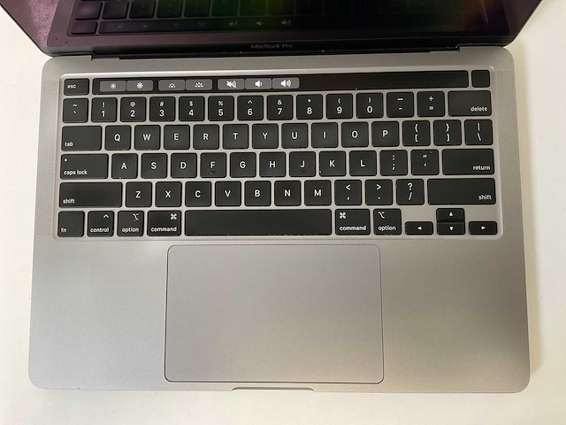 Apple macbook pro 13.3”, core(tm) i5 10th gen, 16 gb ram, 512 gb nvme laptop - afbeelding 4 van  7