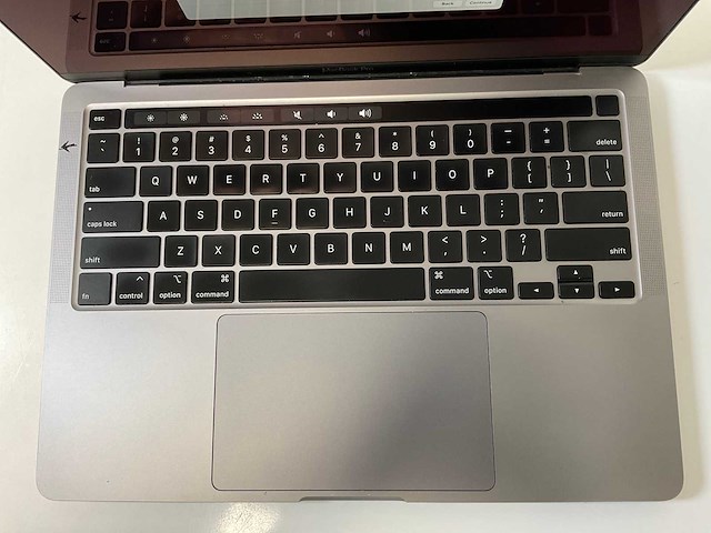 Apple macbook pro 13.3”, core(tm) i5 10th gen, 16 gb ram, 512 gb nvme laptop - afbeelding 4 van  9