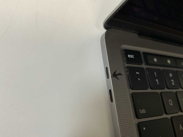 Apple macbook pro 13.3”, core(tm) i5 10th gen, 16 gb ram, 512 gb nvme laptop - afbeelding 8 van  9