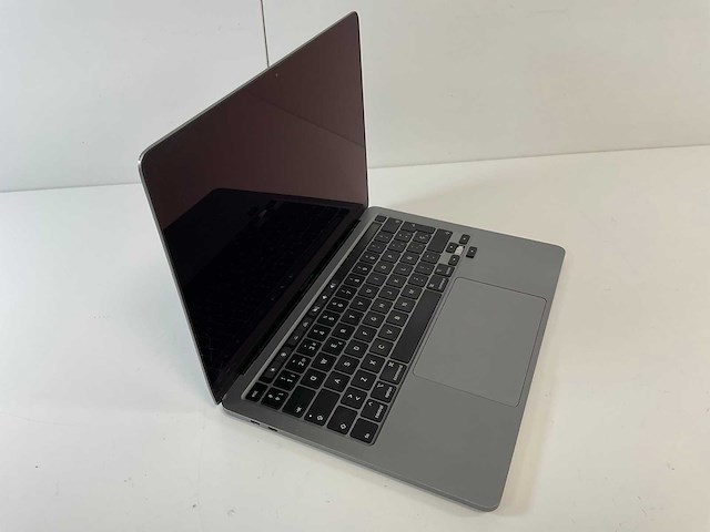 Apple macbook pro 13,3”, core(tm) i5 10th gen, 16 gb ram, 512 gb nvme laptop - afbeelding 2 van  7