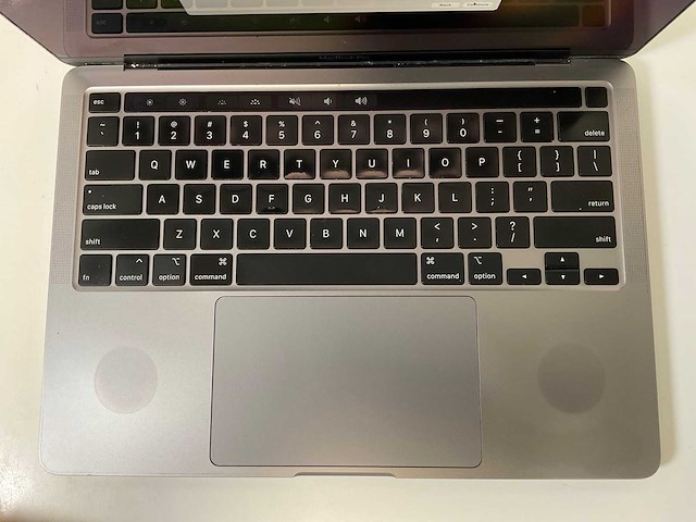 Apple macbook pro 13.3”, core(tm) i5 10th gen, 16 gb ram, 512 gb nvme laptop - afbeelding 4 van  7