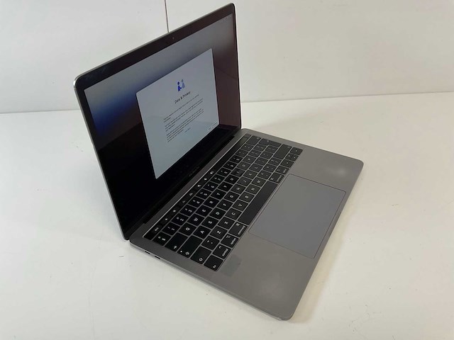 Apple macbook pro 13.3”, core(tm) i5 8th gen, 16 gb ram, 251 gb nvme laptop - afbeelding 2 van  7
