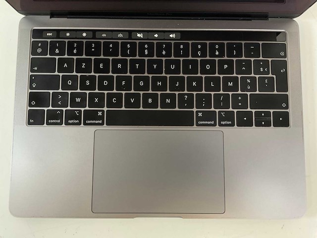 Apple macbook pro 13.3”, core(tm) i5 8th gen, 16 gb ram, 251 gb ssd laptop - afbeelding 3 van  5