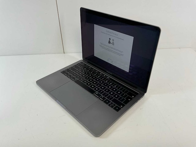 Apple macbook pro 13.3”, core(tm) i5 8th gen, 16 gb ram, 251 gb ssd laptop - afbeelding 3 van  7