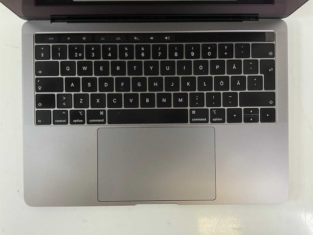 Apple macbook pro 13.3”, core(tm) i5 8th gen, 16 gb ram, 251 gb ssd laptop - afbeelding 4 van  7