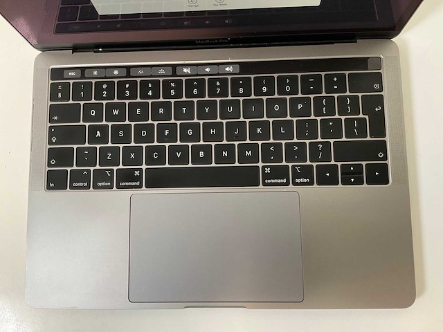 Apple macbook pro 13.3”, core(tm) i5 8th gen, 16 gb ram, 500 gb nvme laptop - afbeelding 4 van  7