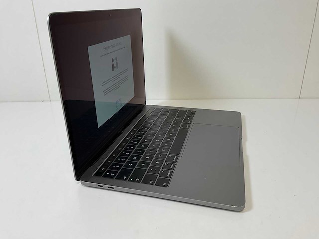 Apple macbook pro 13.3”, core(tm) i5 8th gen, 16 gb ram, 500 gb nvme laptop - afbeelding 2 van  7