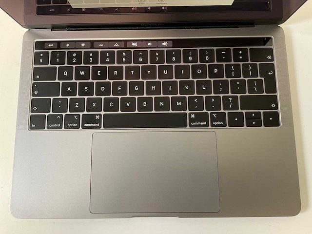 Apple macbook pro 13.3”, core(tm) i5 8th gen, 16 gb ram, 500 gb nvme laptop - afbeelding 4 van  7