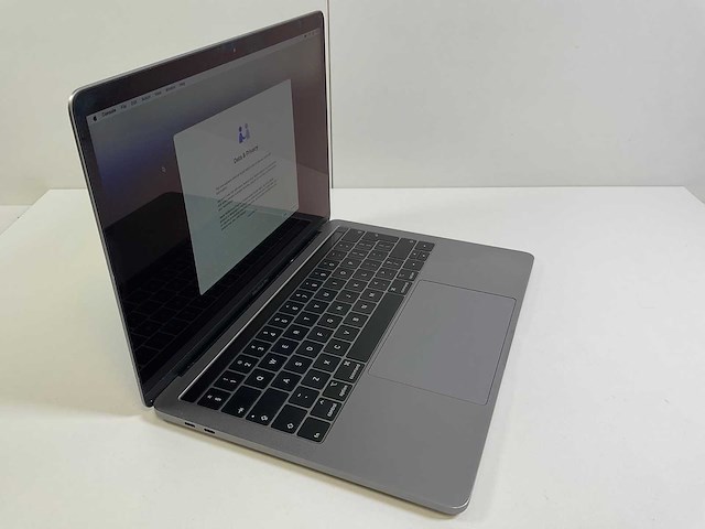 Apple macbook pro 13.3“ core(tm) i5 8th gen, 16 gb ram, 500 gb nvme laptop - afbeelding 2 van  7