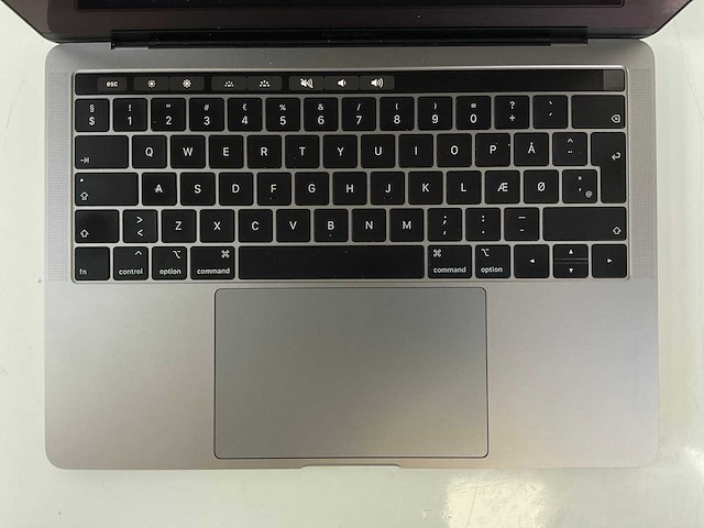 Apple macbook pro 13.3”, core(tm) i5 8th gen, 16 gb ram, 500 gb ssd laptop - afbeelding 3 van  5