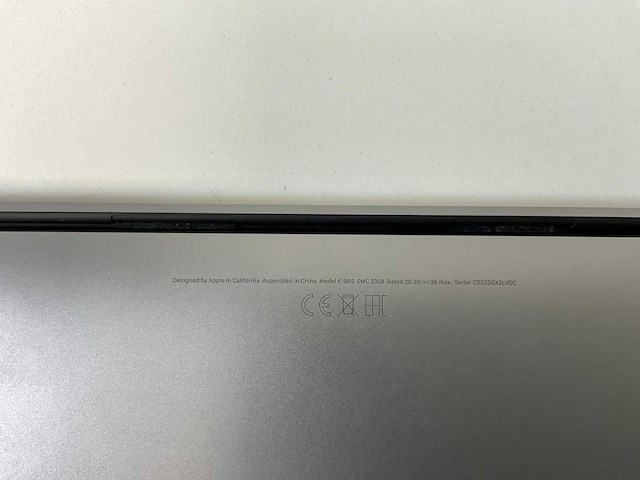 Apple macbook pro 13.3”, core(tm) i5 8th gen, 8 gb ram, 251 gb nvme laptop - afbeelding 2 van  2