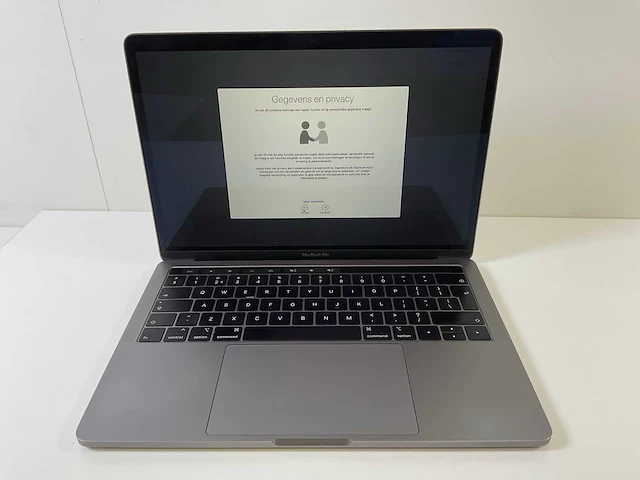 Apple macbook pro 13.3”, core(tm) i5 8th gen, 8 gb ram, 251 gb nvme laptop - afbeelding 1 van  7