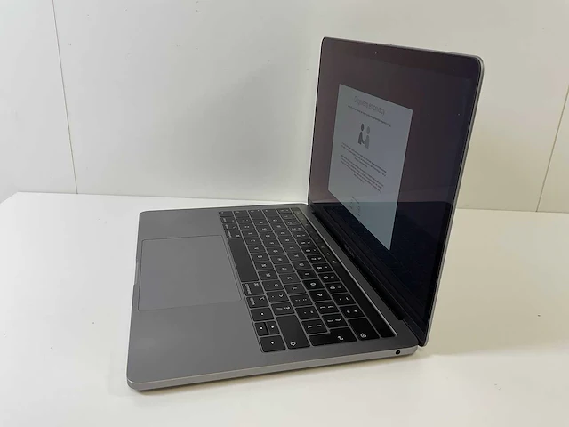 Apple macbook pro 13.3”, core(tm) i5 8th gen, 8 gb ram, 251 gb nvme laptop - afbeelding 3 van  7