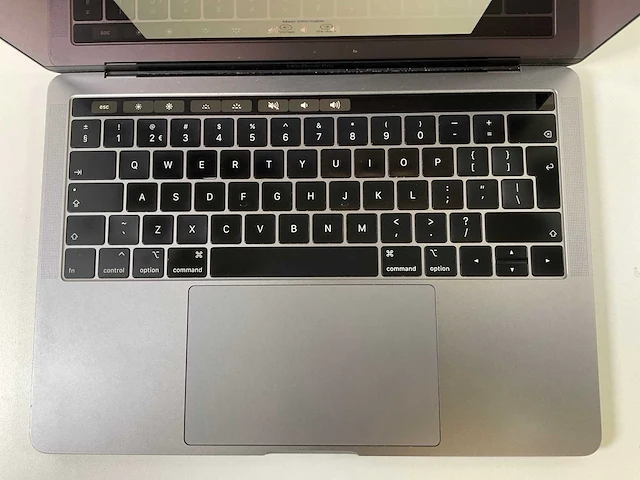 Apple macbook pro 13.3”, core(tm) i5 8th gen, 8 gb ram, 251 gb nvme laptop - afbeelding 4 van  7