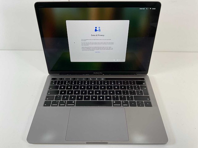 Apple macbook pro 13.3”, core(tm) i5 8th gen, 8 gb ram, 256 gb nvme laptop - afbeelding 1 van  6