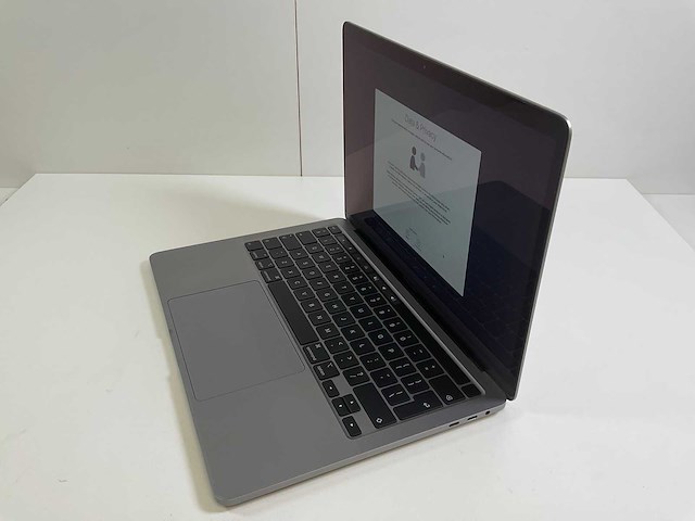 Apple macbook pro 13.3“ core(tm) i7 10th gen, 16 gb ram, 1 tb nvme laptop - afbeelding 3 van  7