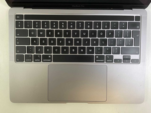 Apple macbook pro 13.3“ core(tm) i7 10th gen, 16 gb ram, 1 tb nvme laptop - afbeelding 2 van  2