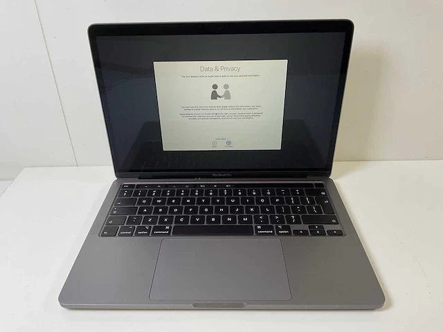 Apple macbook pro 13.3”, core(tm) i7 10th gen, 16 gb ram, 1 tb nvme laptop - afbeelding 1 van  7