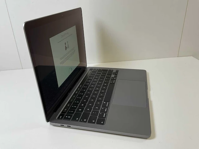 Apple macbook pro 13.3”, core(tm) i7 10th gen, 16 gb ram, 1 tb nvme laptop - afbeelding 2 van  7