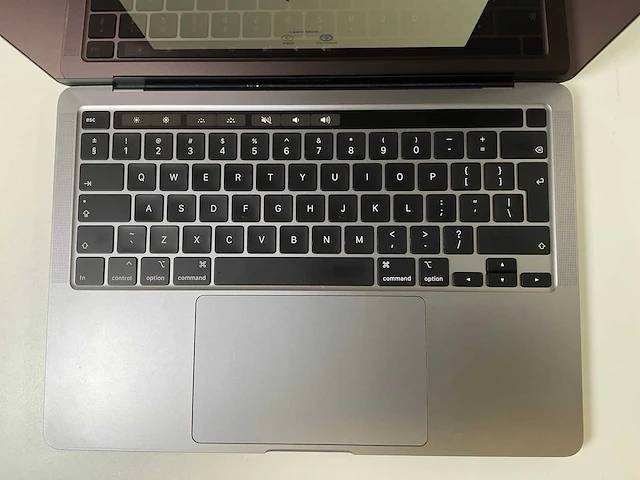 Apple macbook pro 13.3”, core(tm) i7 10th gen, 16 gb ram, 1 tb nvme laptop - afbeelding 4 van  7