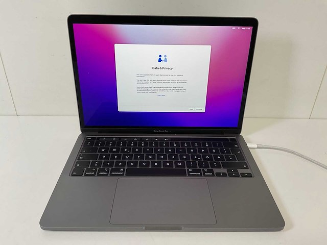 Apple macbook pro 13.3”, core(tm) i7 10th gen, 16 gb ram, 500 gb nvme laptop - afbeelding 1 van  7