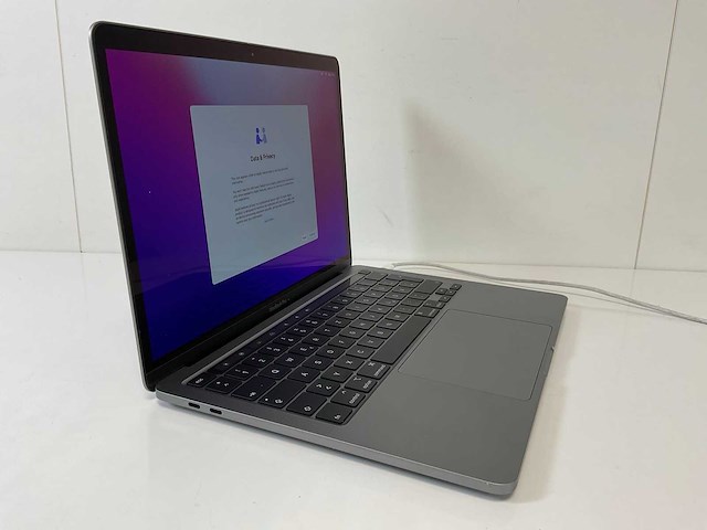 Apple macbook pro 13.3”, core(tm) i7 10th gen, 16 gb ram, 500 gb nvme laptop - afbeelding 2 van  7