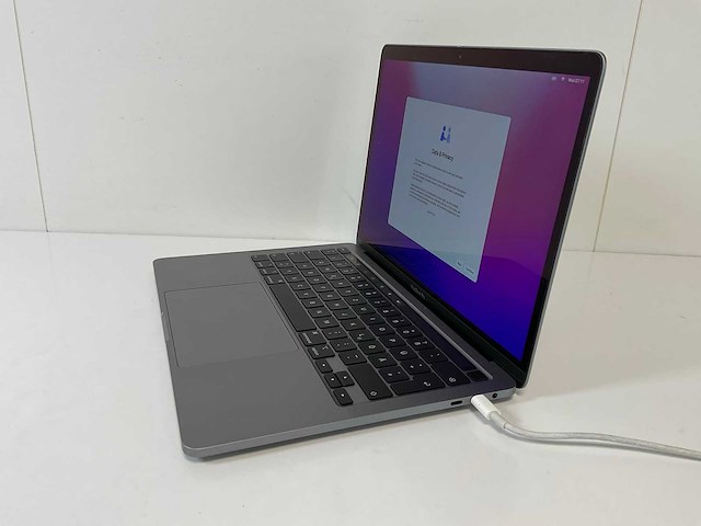 Apple macbook pro 13.3”, core(tm) i7 10th gen, 16 gb ram, 500 gb nvme laptop - afbeelding 3 van  7