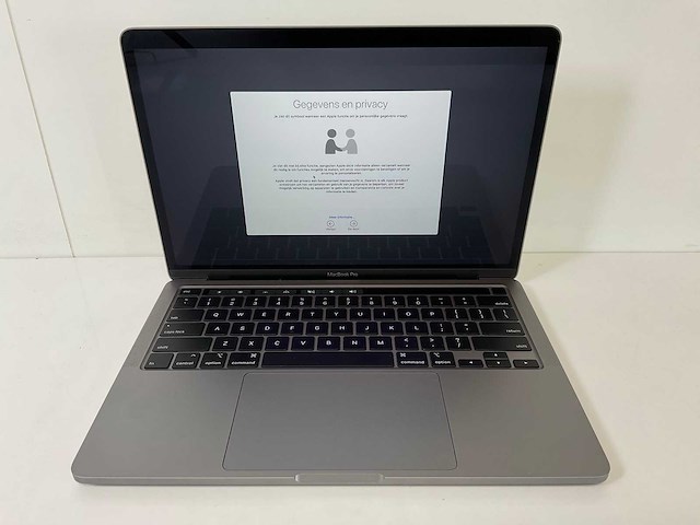 Apple macbook pro 13.3”, core(tm) i7 10th gen, 16 gb ram, 500 gb nvme laptop - afbeelding 1 van  7
