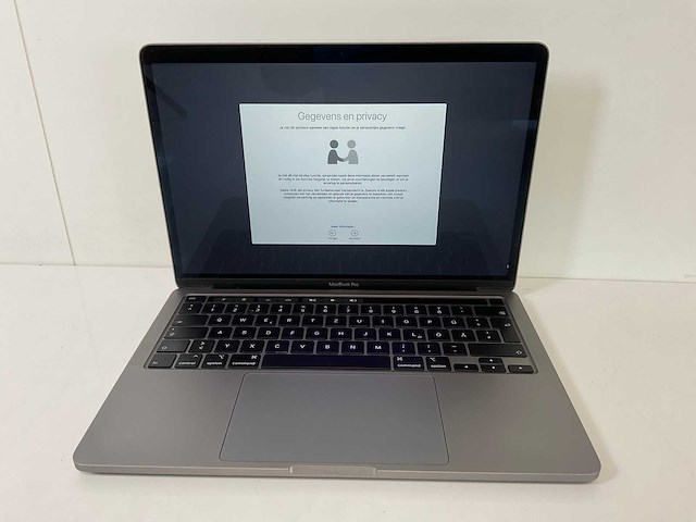 Apple macbook pro 13.3”, core(tm) i7 10th gen, 16 gb ram, 500 gb nvme laptop - afbeelding 1 van  6